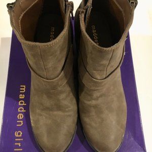 Madden Girl Western Booties in Grey/Tan Size 9M